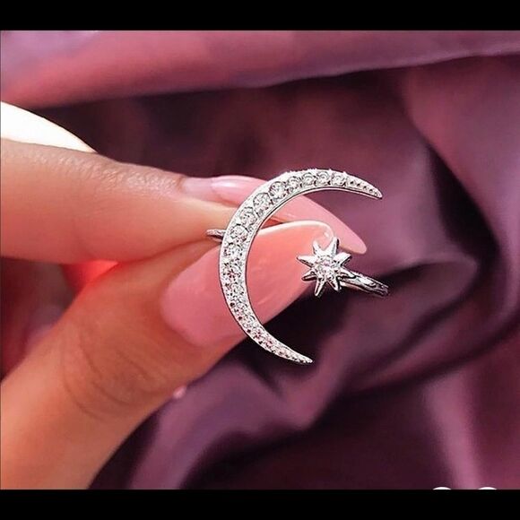 Crescent Moon & Star CZ Diamond Ring - Picture 4 of 4